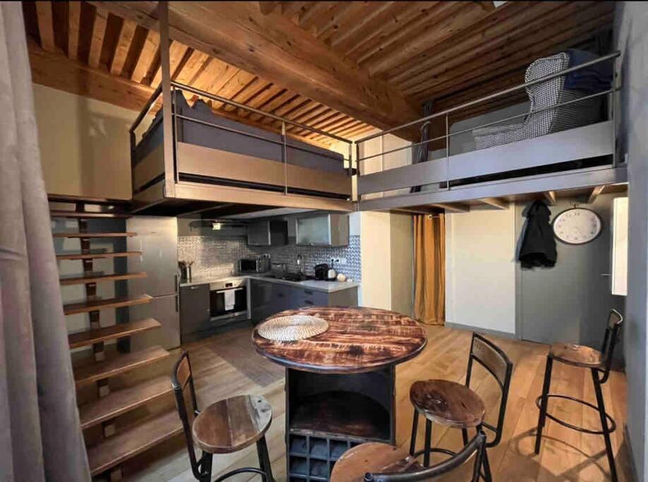 Chez Alam A Hotel De Ville 리옹 외부 사진